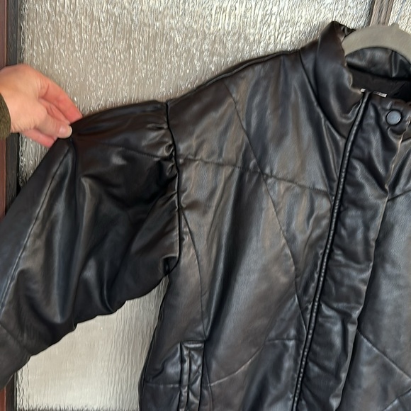 Sea New York
Black Faux Leather Puff Jacket size small fits oversized up to Med - Picture 8 of 13